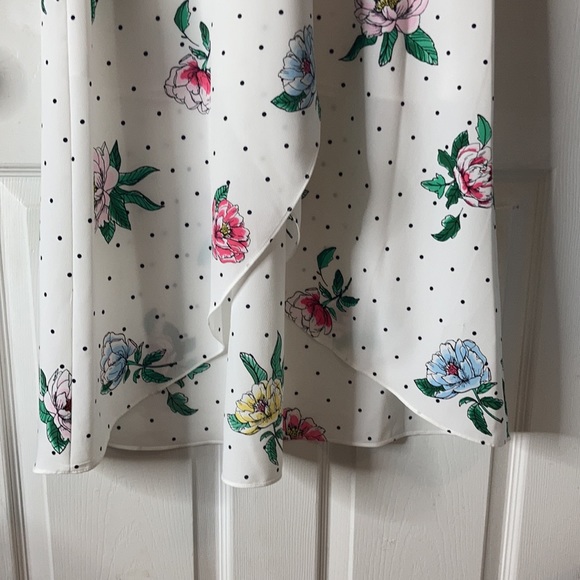 Madison polka dotted black white floral v neck cap sleeves flowing wrap dress m - Picture 8 of 17